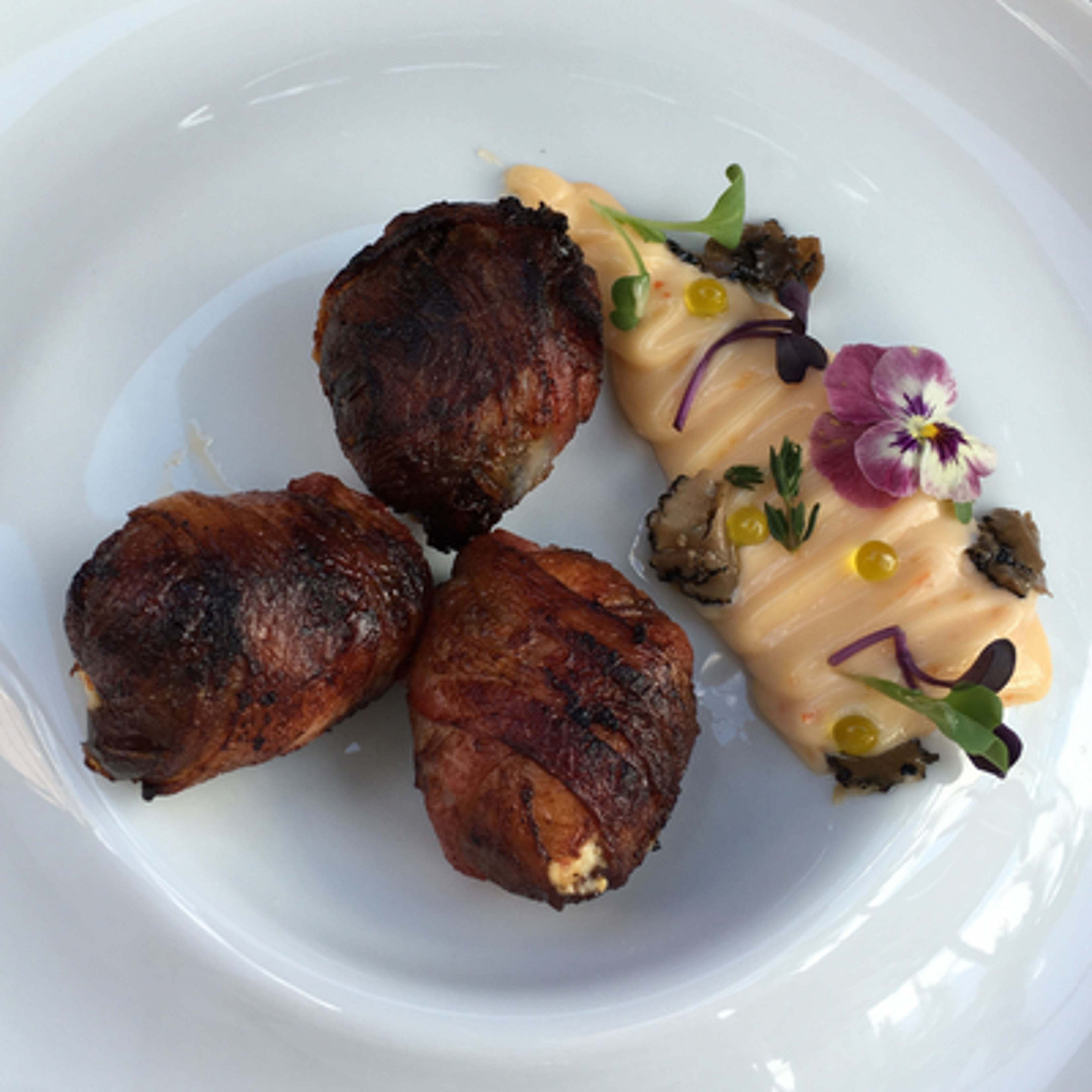 Stuffed Dates (12 units) - Order with 24 hours in advanced.