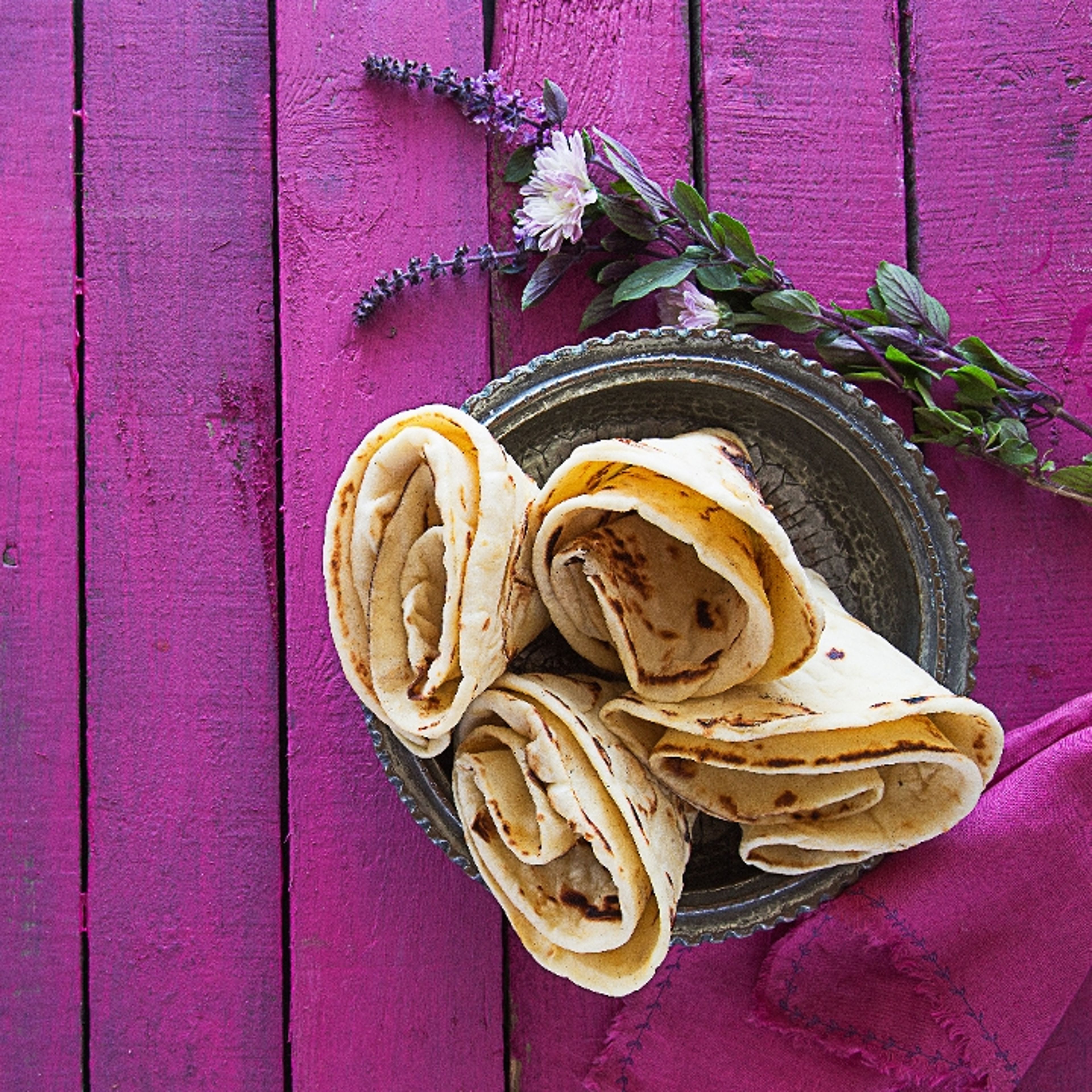 Garlic Naan Platter.