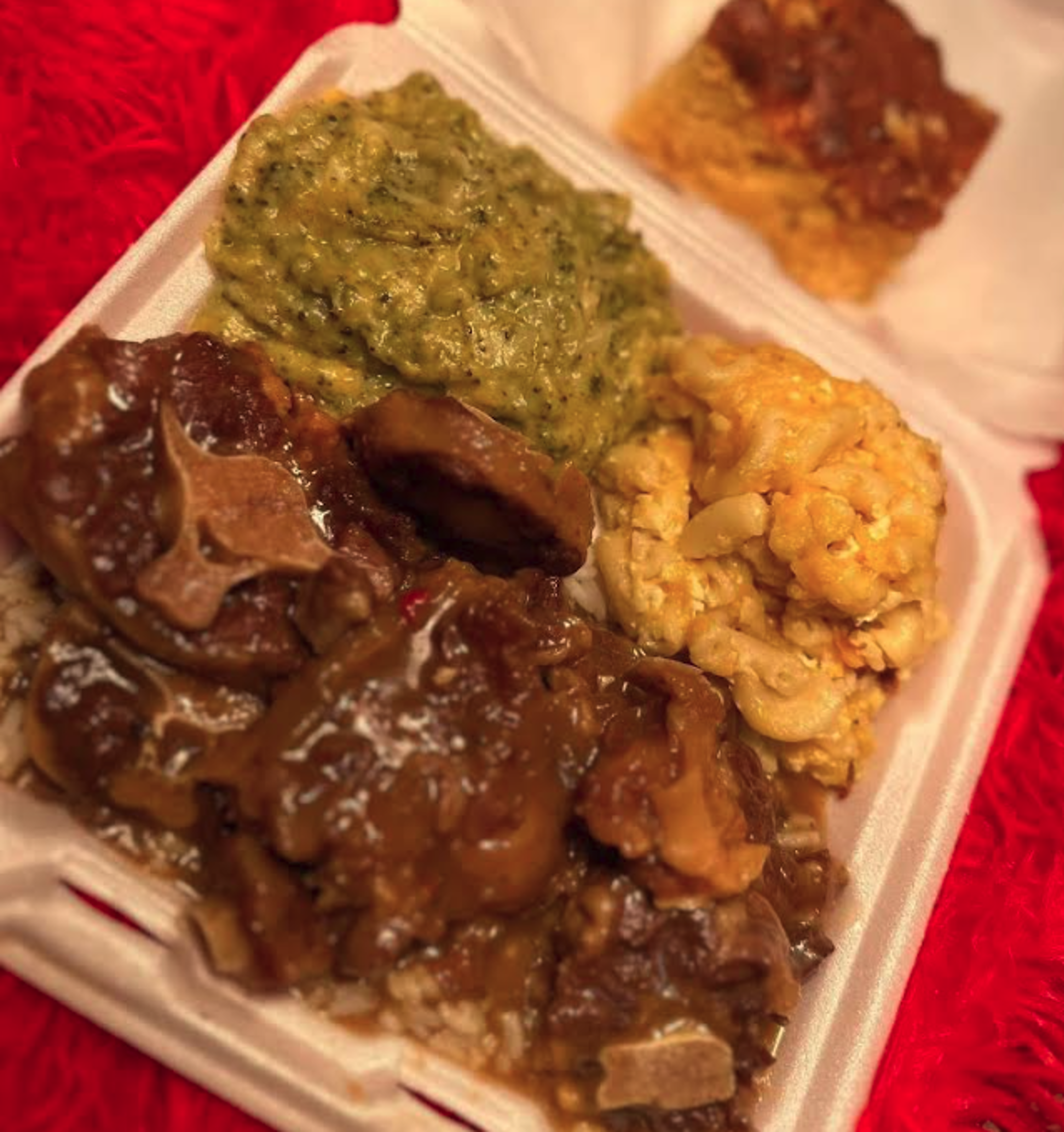 OXTAILS (AVAILABLE FRIDAY - SUNDAY ONLY).