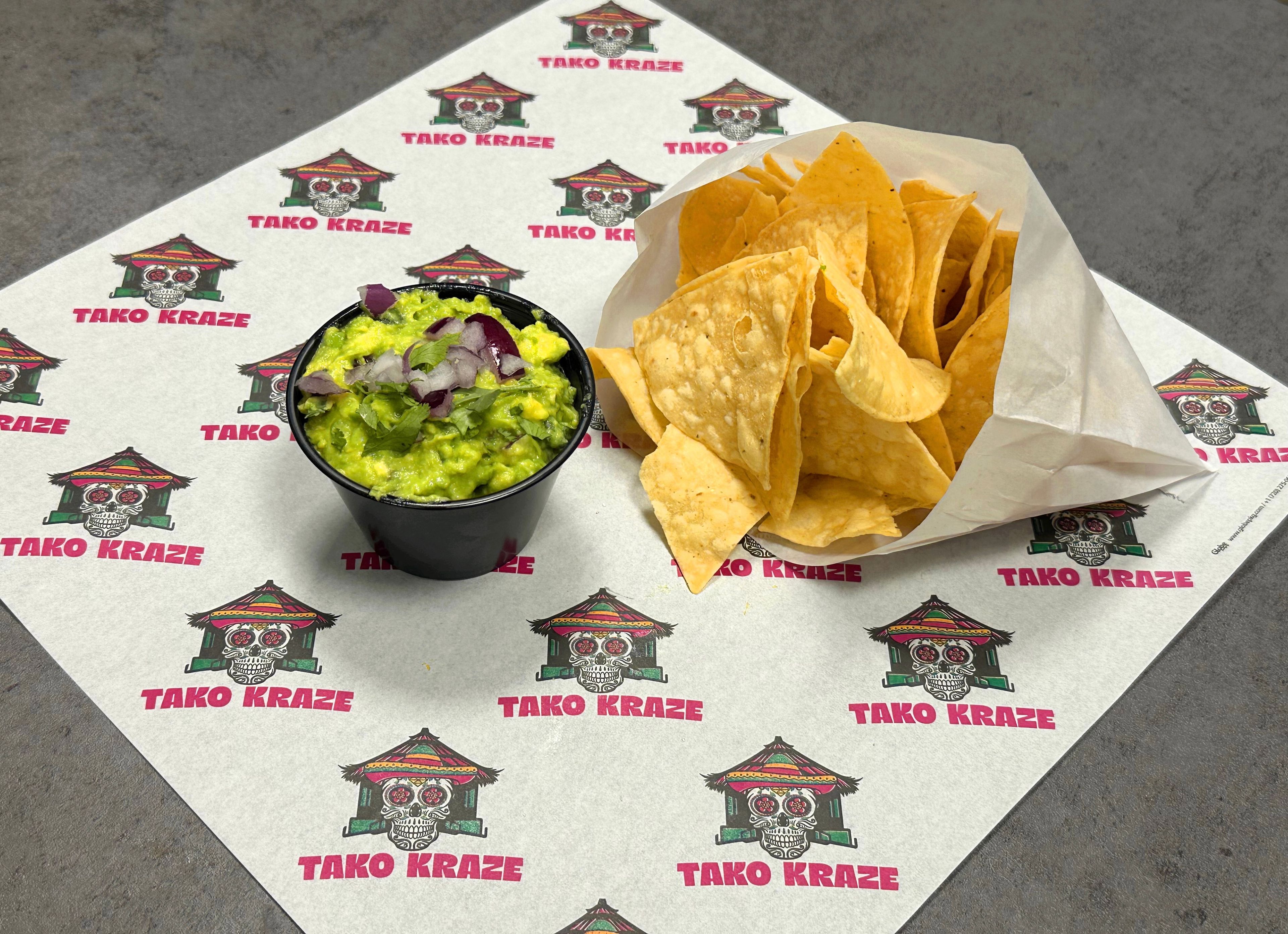 4oz Hand-Mashed Guac & Chips.