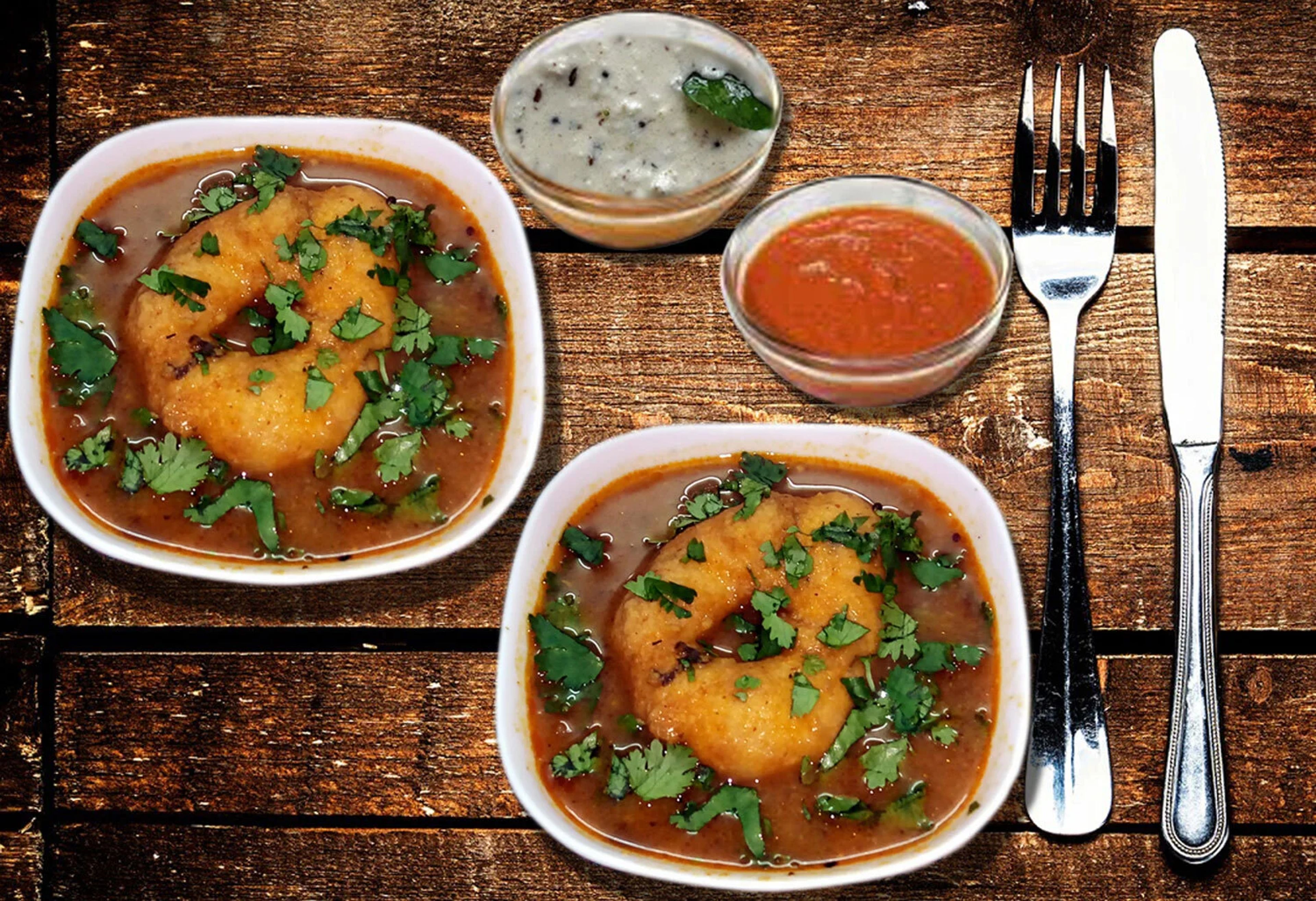 Sambar Vada (3 pcs).