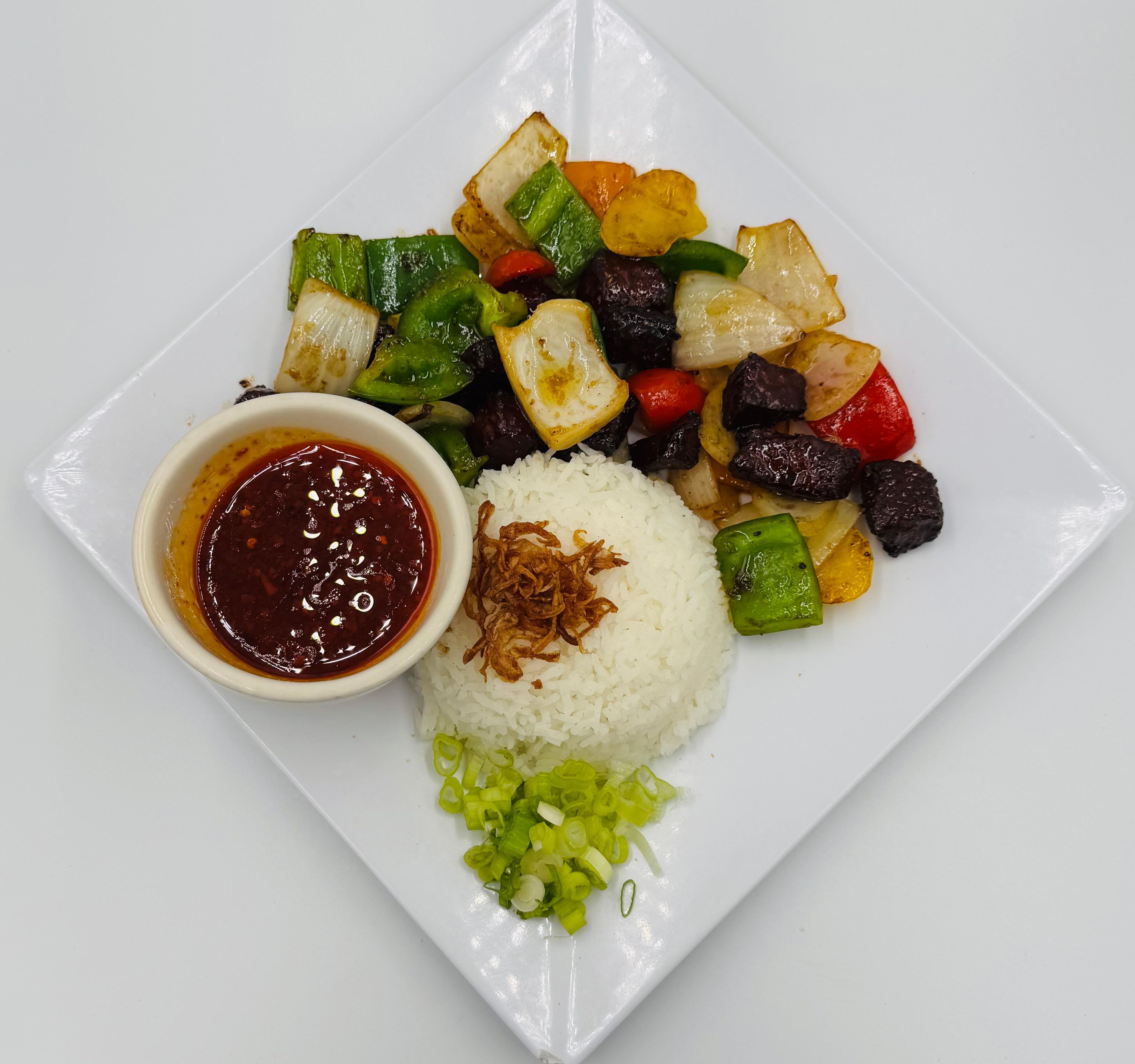 CUBE STEAK+veggies with STEAM RICE.
