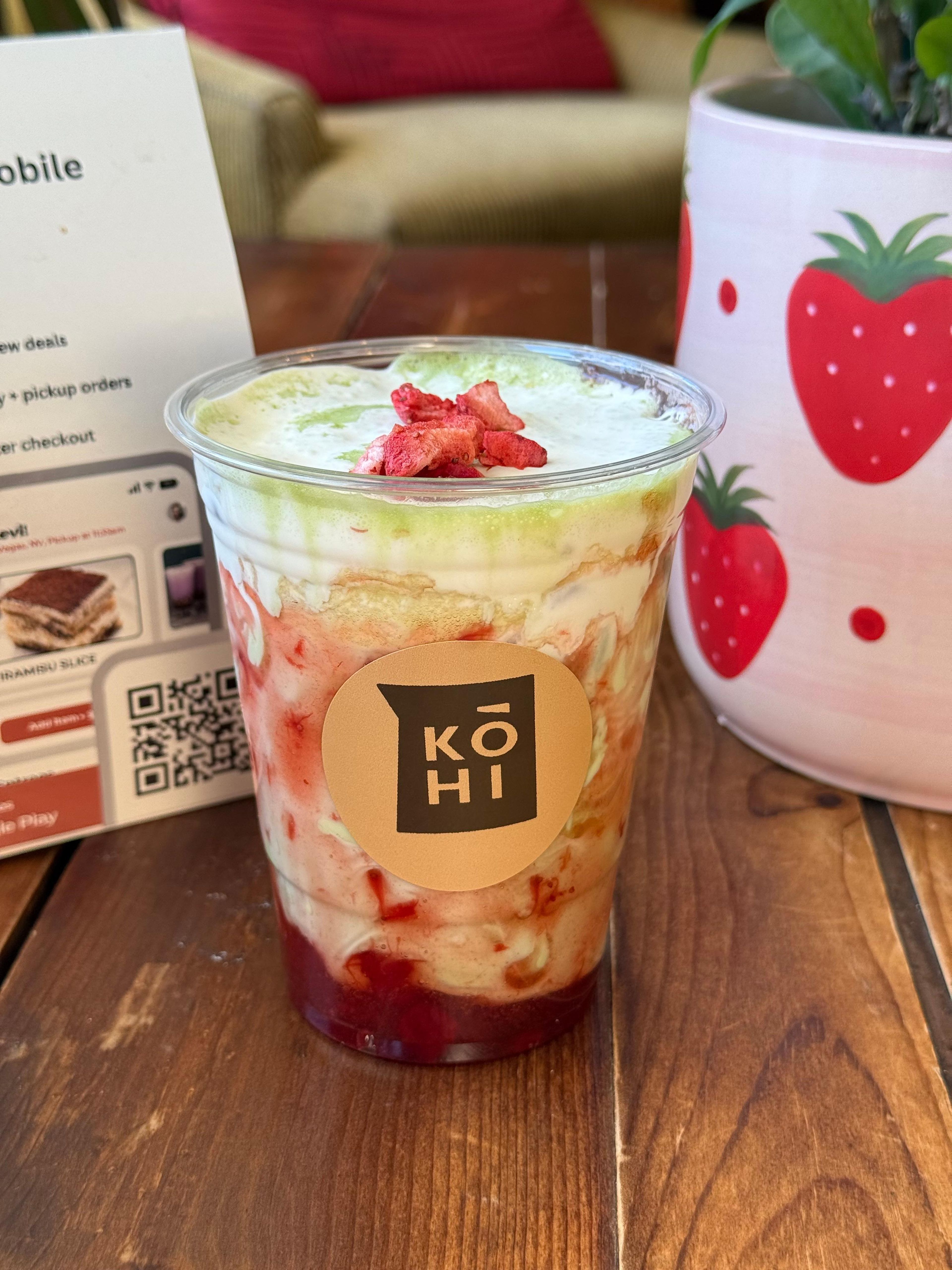 STRAWBERRY CREAM MATCHA.