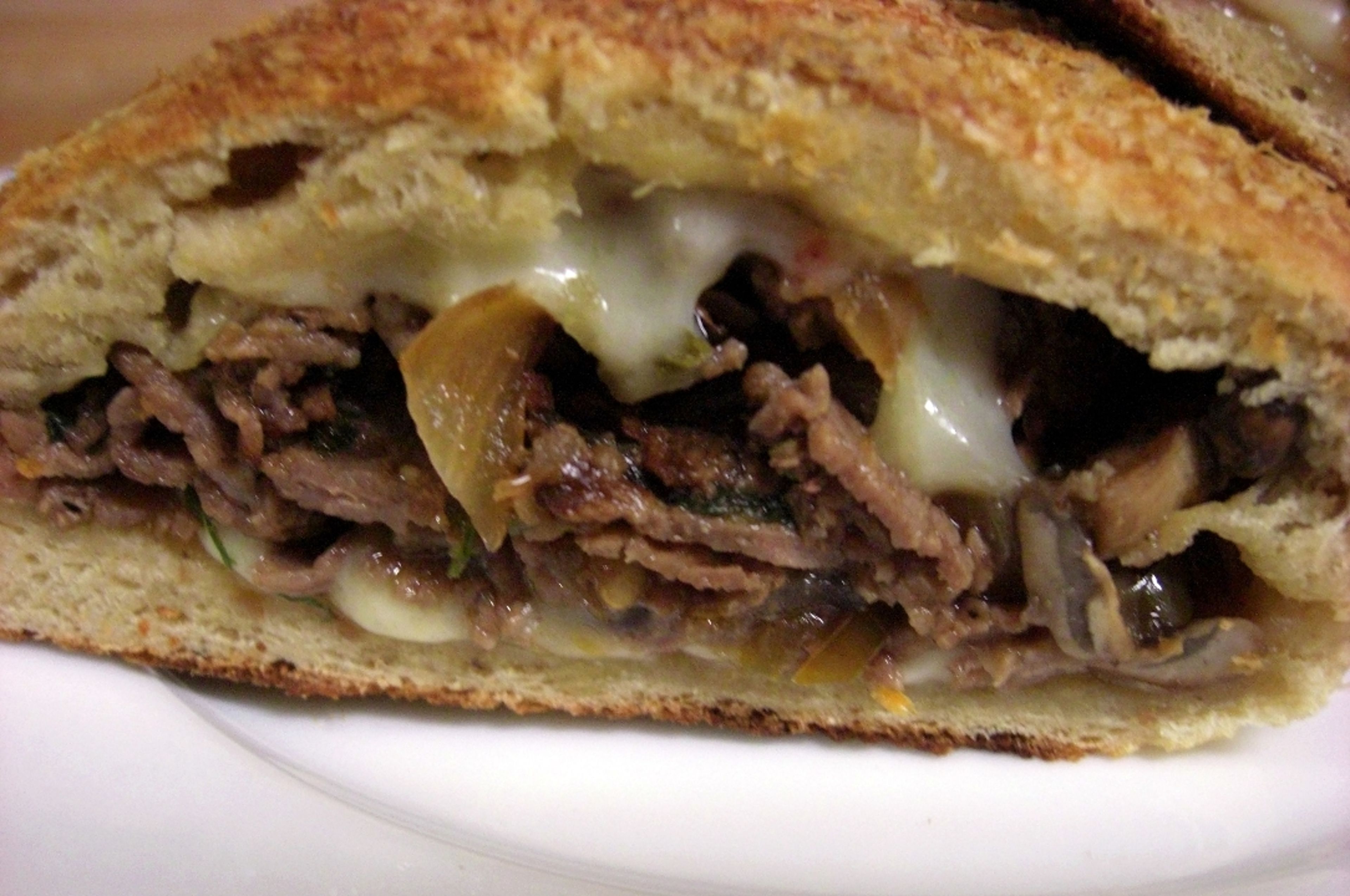Cheesesteak Calzone (Med).