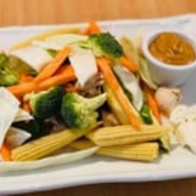 Steamed Mixed Vegetables w/Peanut Sauce