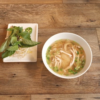 P10. Chicken with Fried Onion - Gà (M).