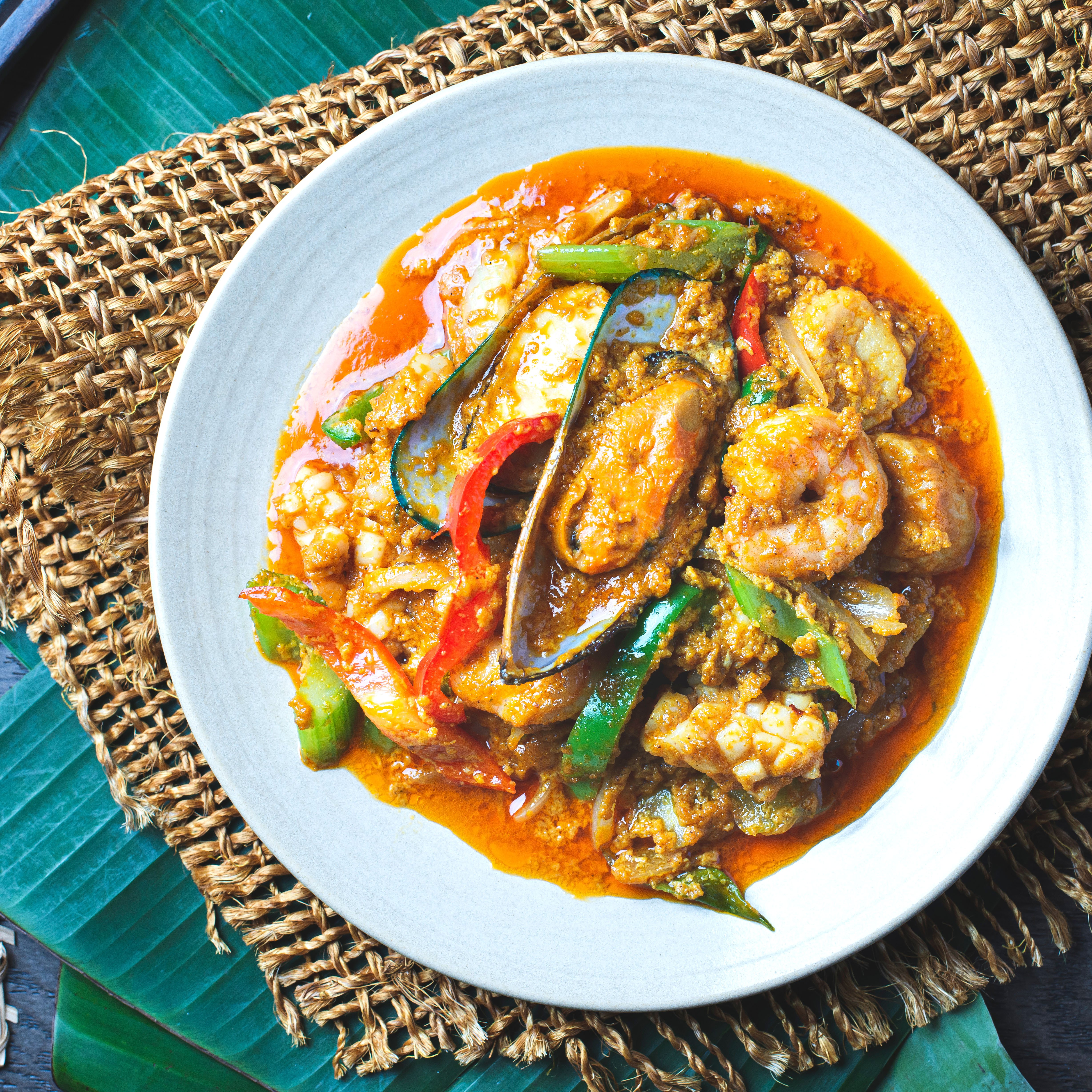 Stir Fried Seafood with Curry Powder.