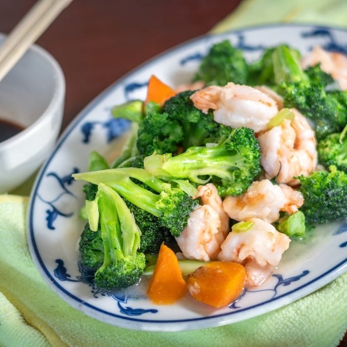 Shrimp with Broccoli (L).