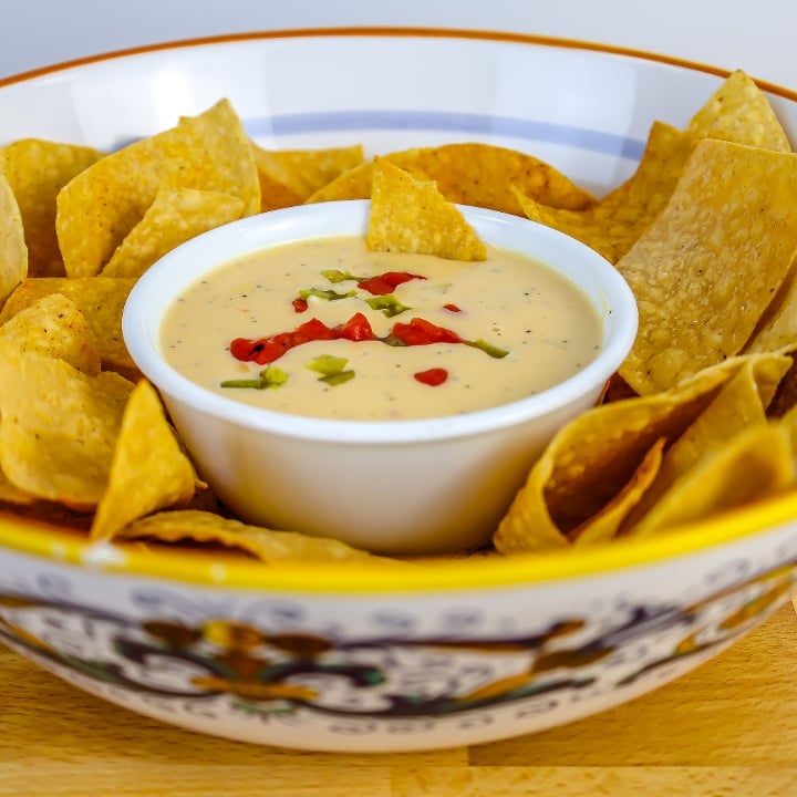 Queso Dip & Chips