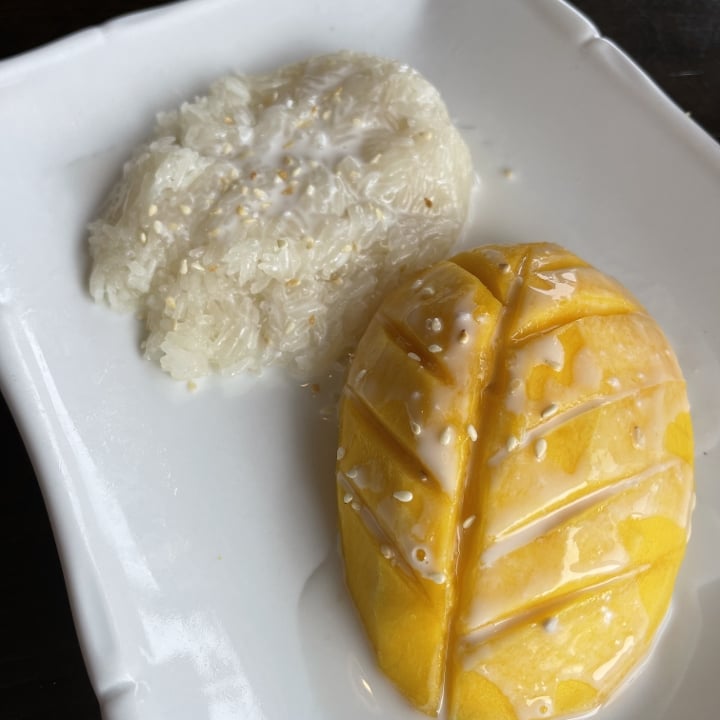 Mango With Sweet Sticky Rice.