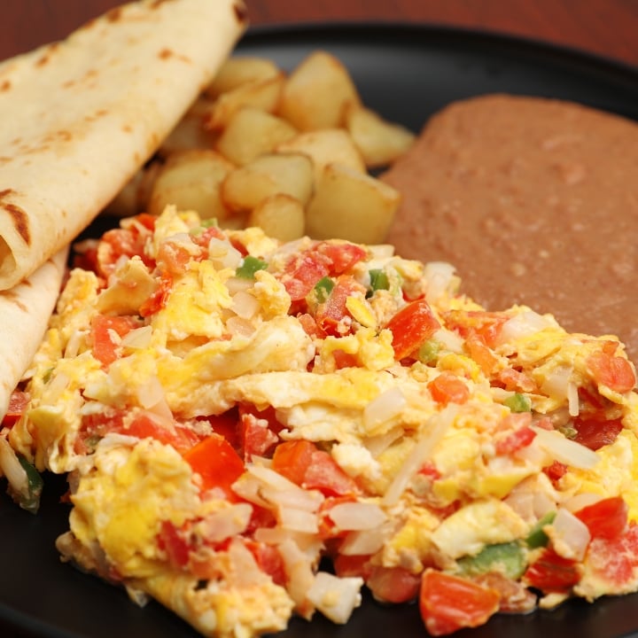 Huevos a La Mexicana.