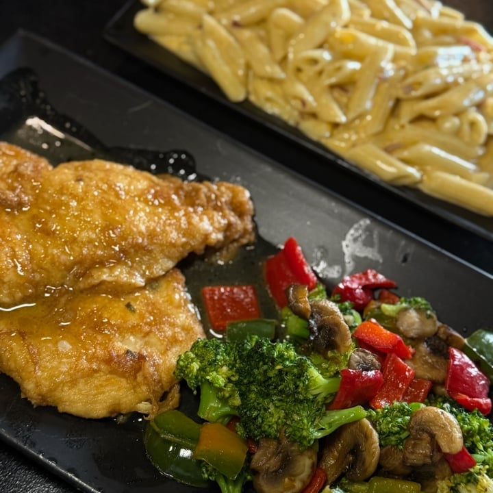 Chicken Francese with mixed vegetables.