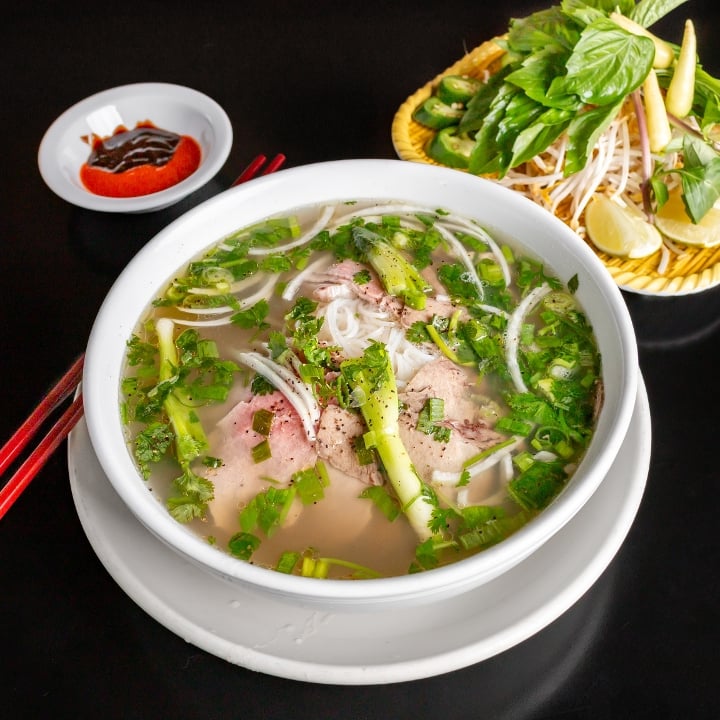 P5. Rare Steak & Brisket - Tái Nạm (M).