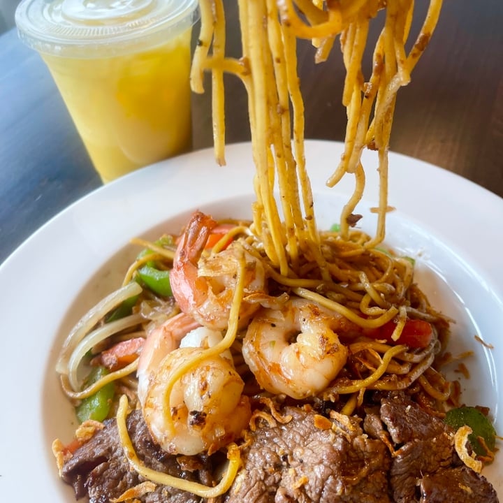 Surf ‘n Turf Garlic Noodle.
