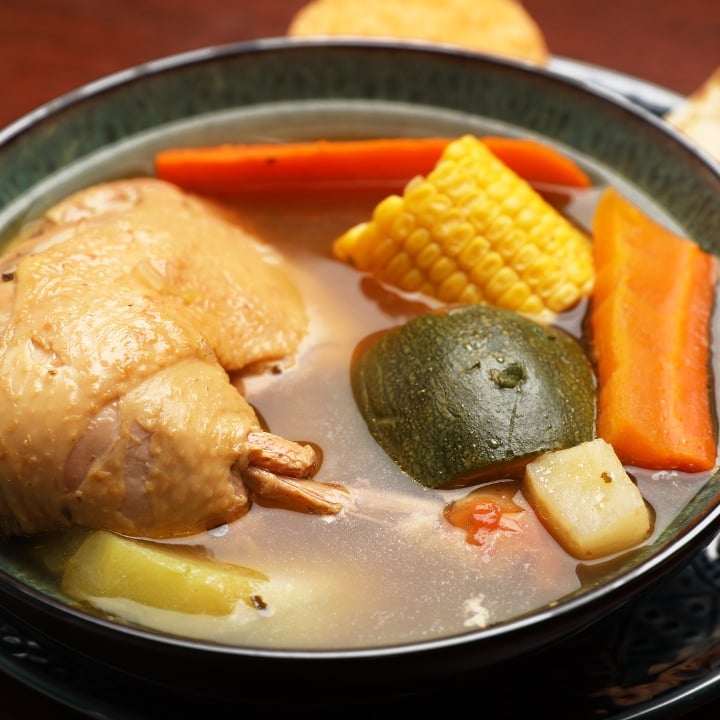 Caldo de Pollo.