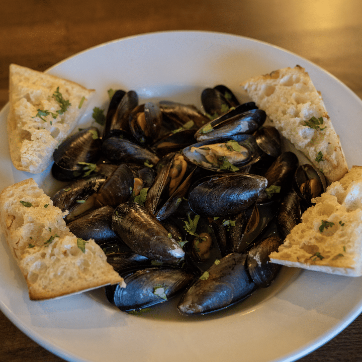 DRUNKEN MUSSELS.