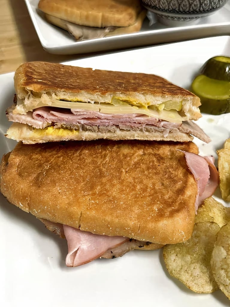 Bar Bites: Southern Comfort and Sandwiches