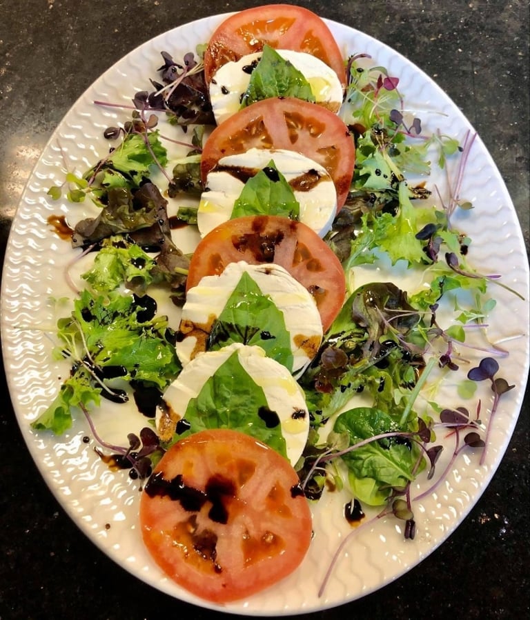 Fresh Caprese: Italian Delight