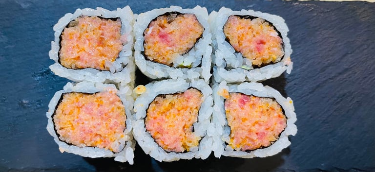 Spicy Tuna Roll: A Sushi Sensation