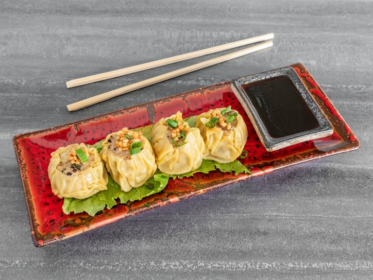 Spicy Red Curry Delights: Thai Noodles & More