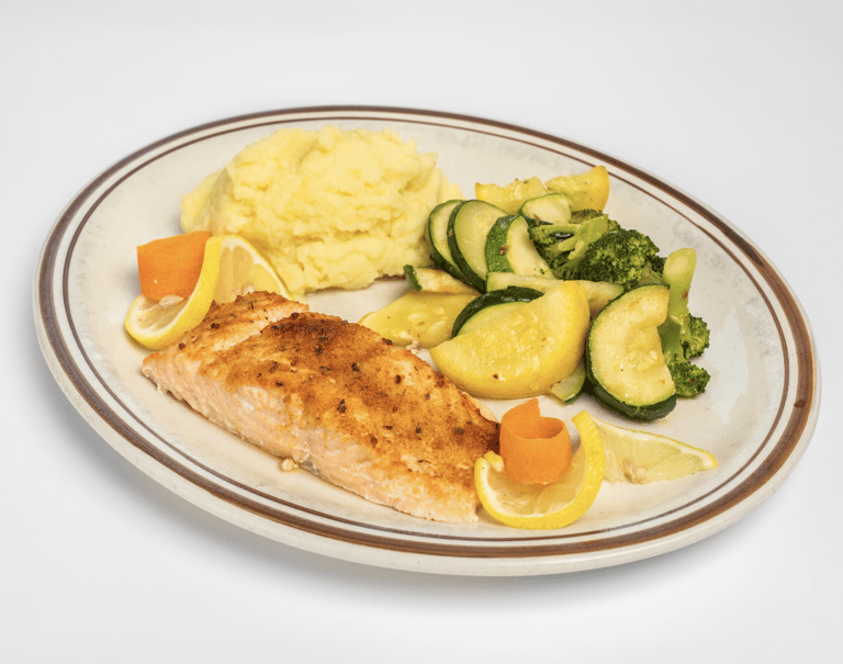 Fresh Salmon Salad: A Diner Delight