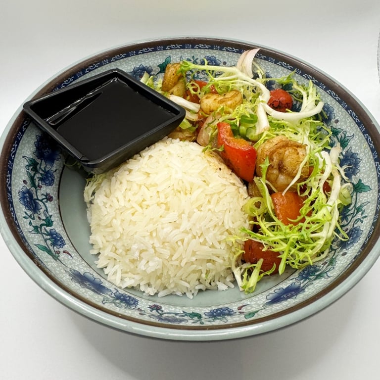 Noodle Delights: Chinese and Asian Fusion Favorites