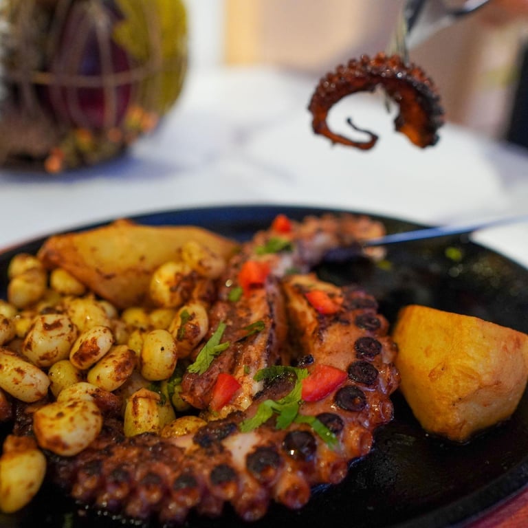 Peruvian Takeout: Delicious Latin-American and Seafood Options