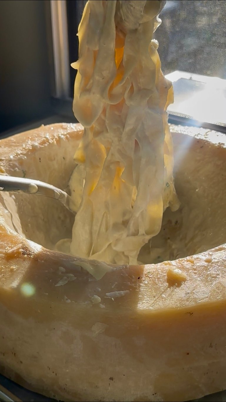 Delicious Italian Fare: Pizza, Pasta, and More