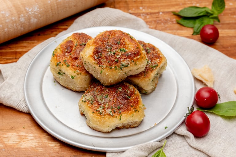 Delicious Garlic Knots: A Must-Try Italian Appetizer