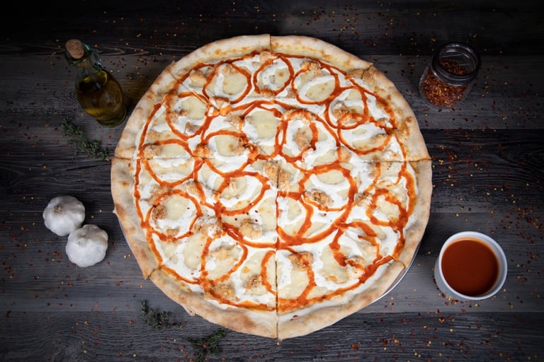 Buffalo Chicken Pizza: A Spicy Slice Favorite