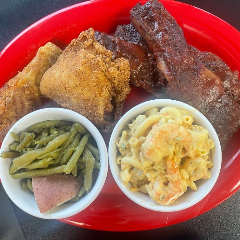 Cheesy Macaroni Delights: Soul-Food and Comfort-Food Classics