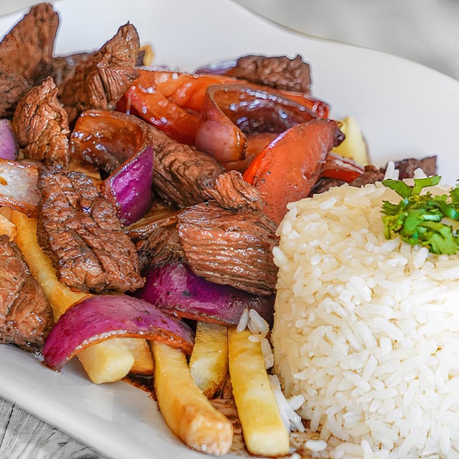 Lomo Saltado.