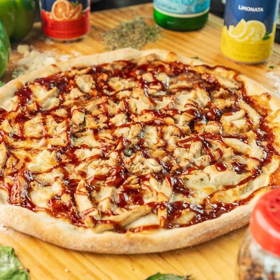 Medium 14" BBQ Chicken Pizza.