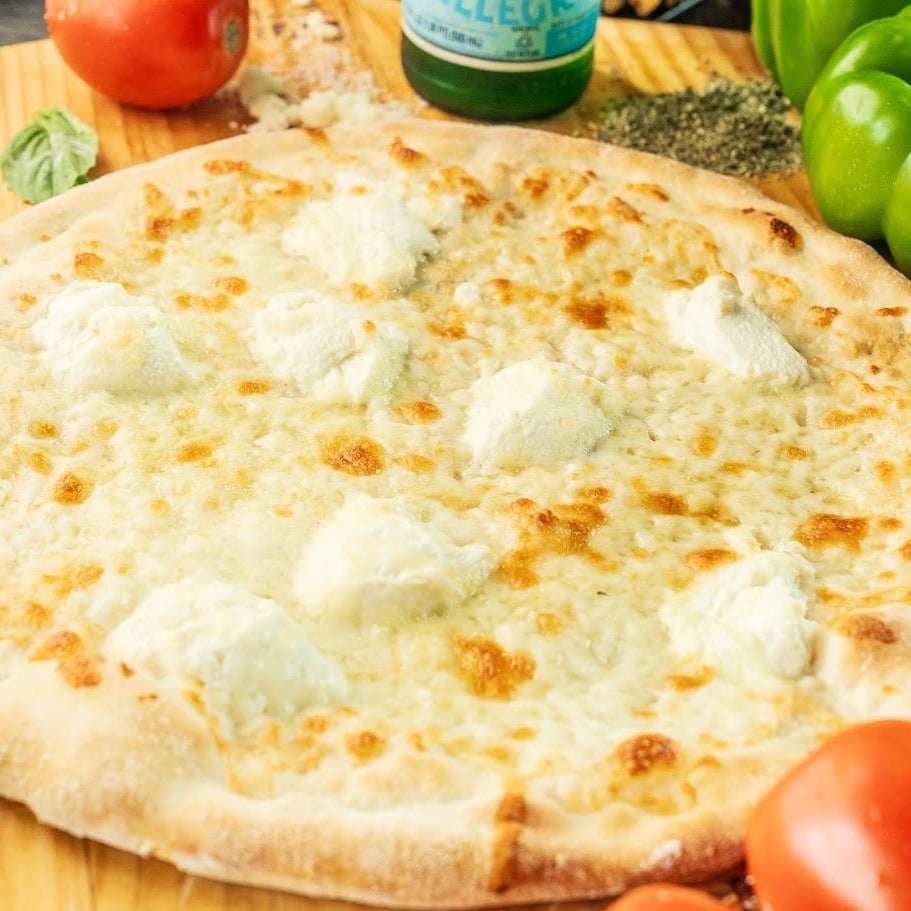 Medium 14" White Pizza.