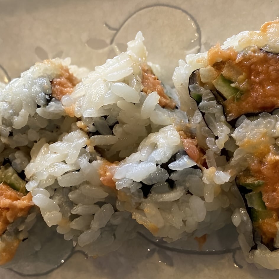 Spicy Tuna Maki Roll (8 pcs).