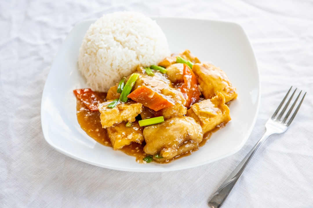 Fish Fillet with Tofu over Rice 鱼片豆腐饭.
