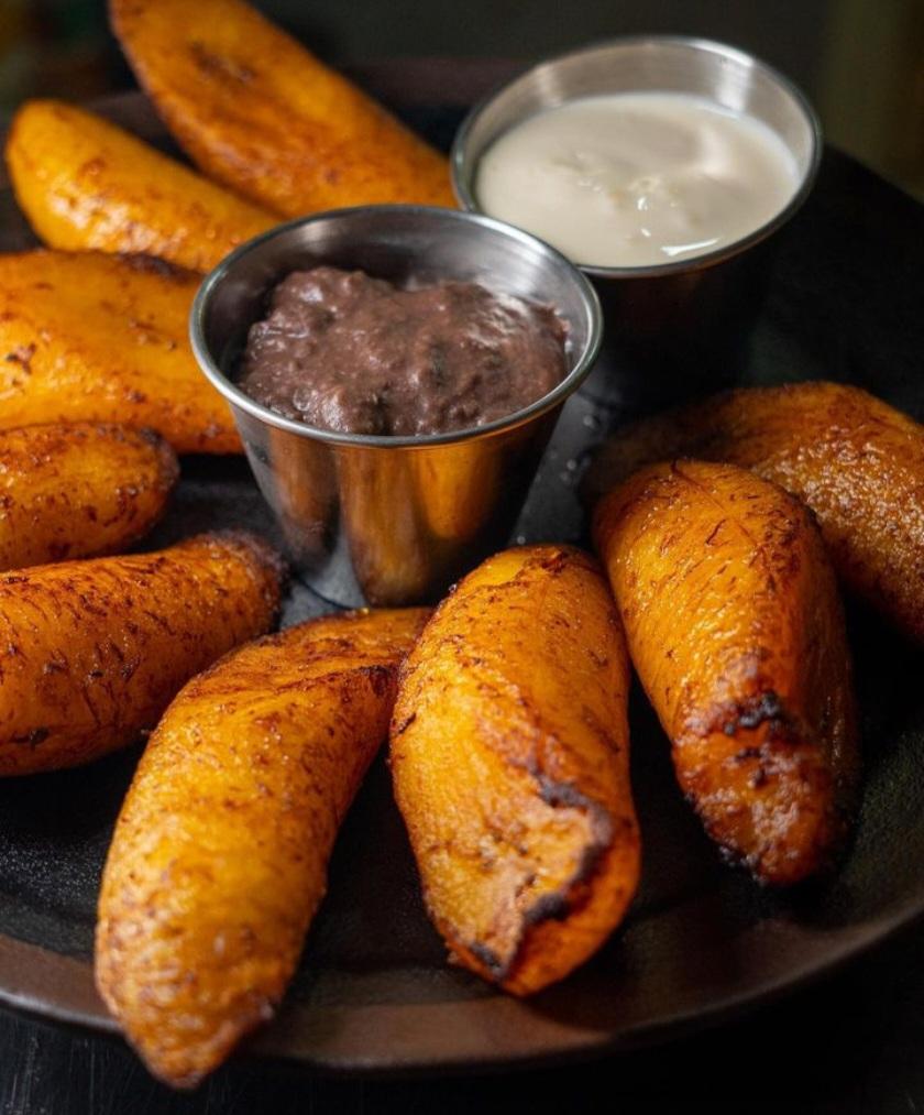 Platanos/Crema/Frijoles.