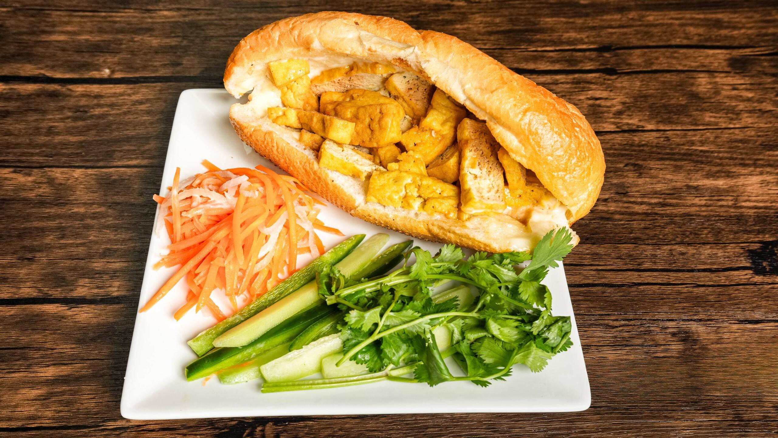 S4. Vietnamese Baguette Sandwich with Tofu.
