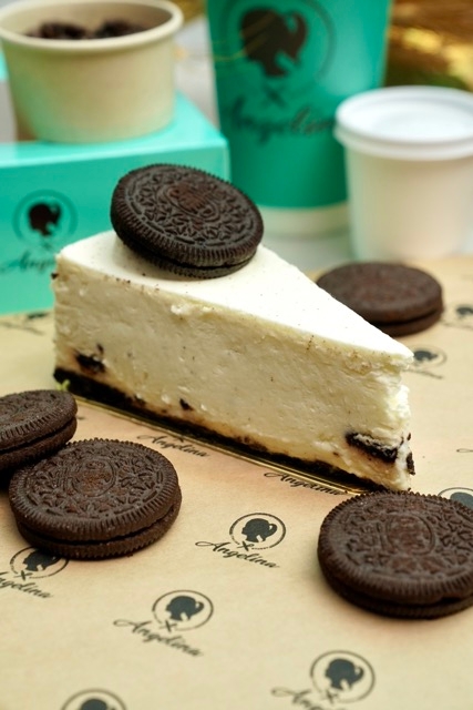 Oreo Cheesecake Slice.