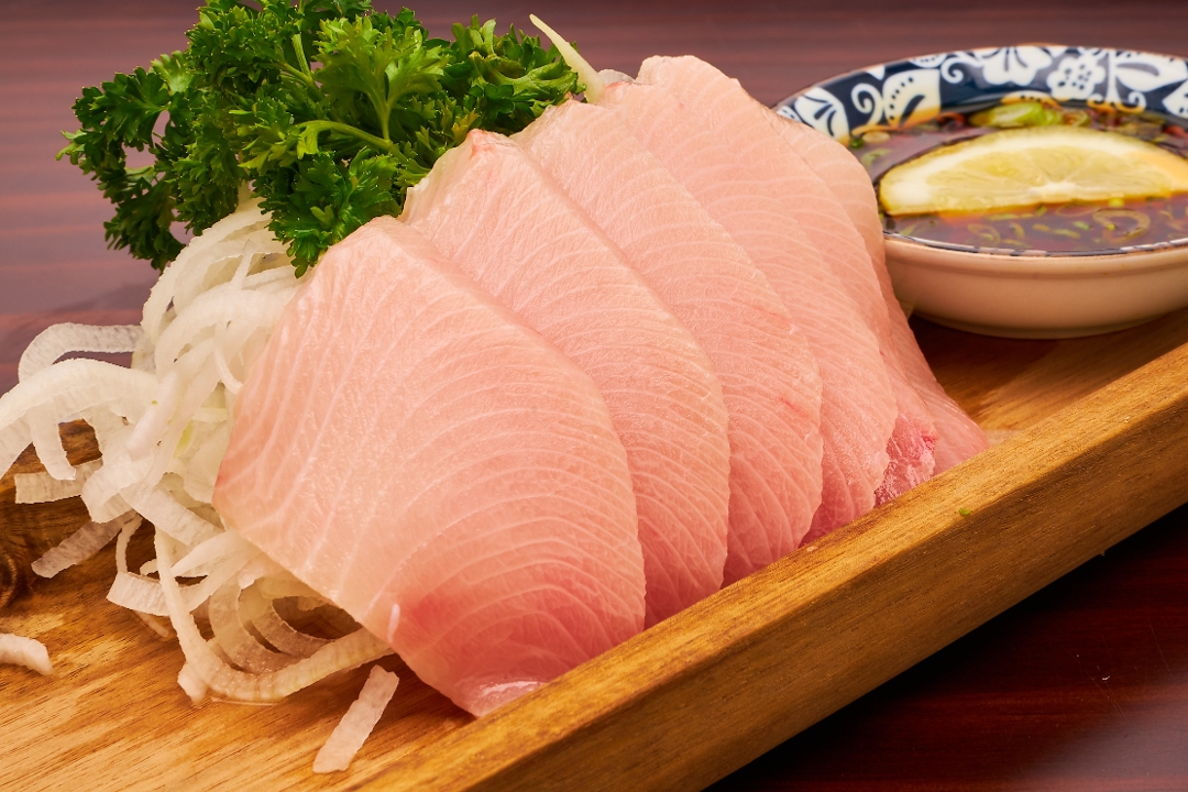 Yellowtail Sashimi (6PCS).