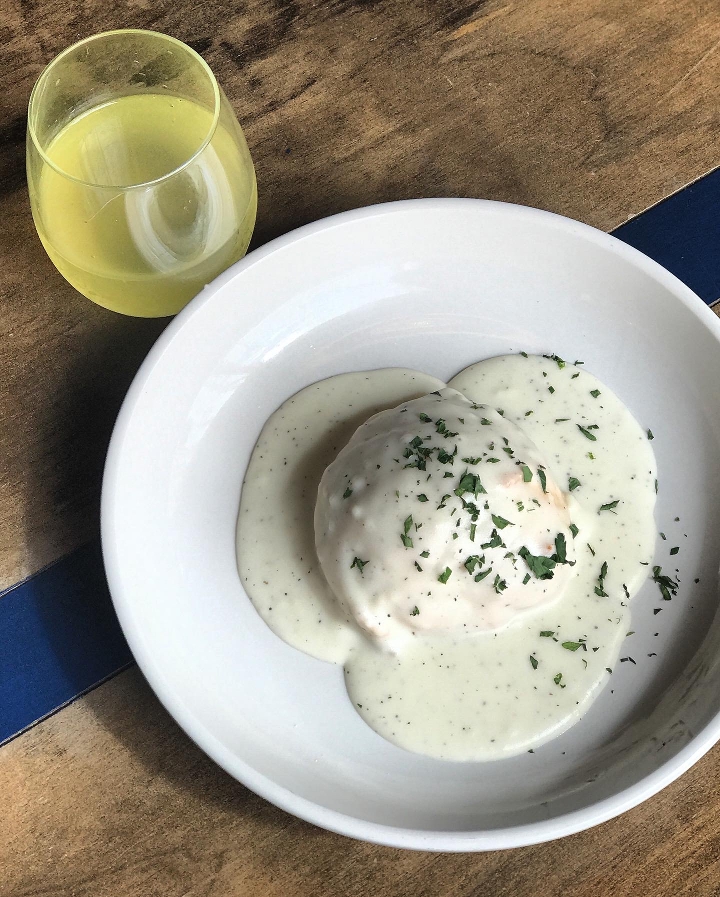 Single Biscuit w/ Gravy.