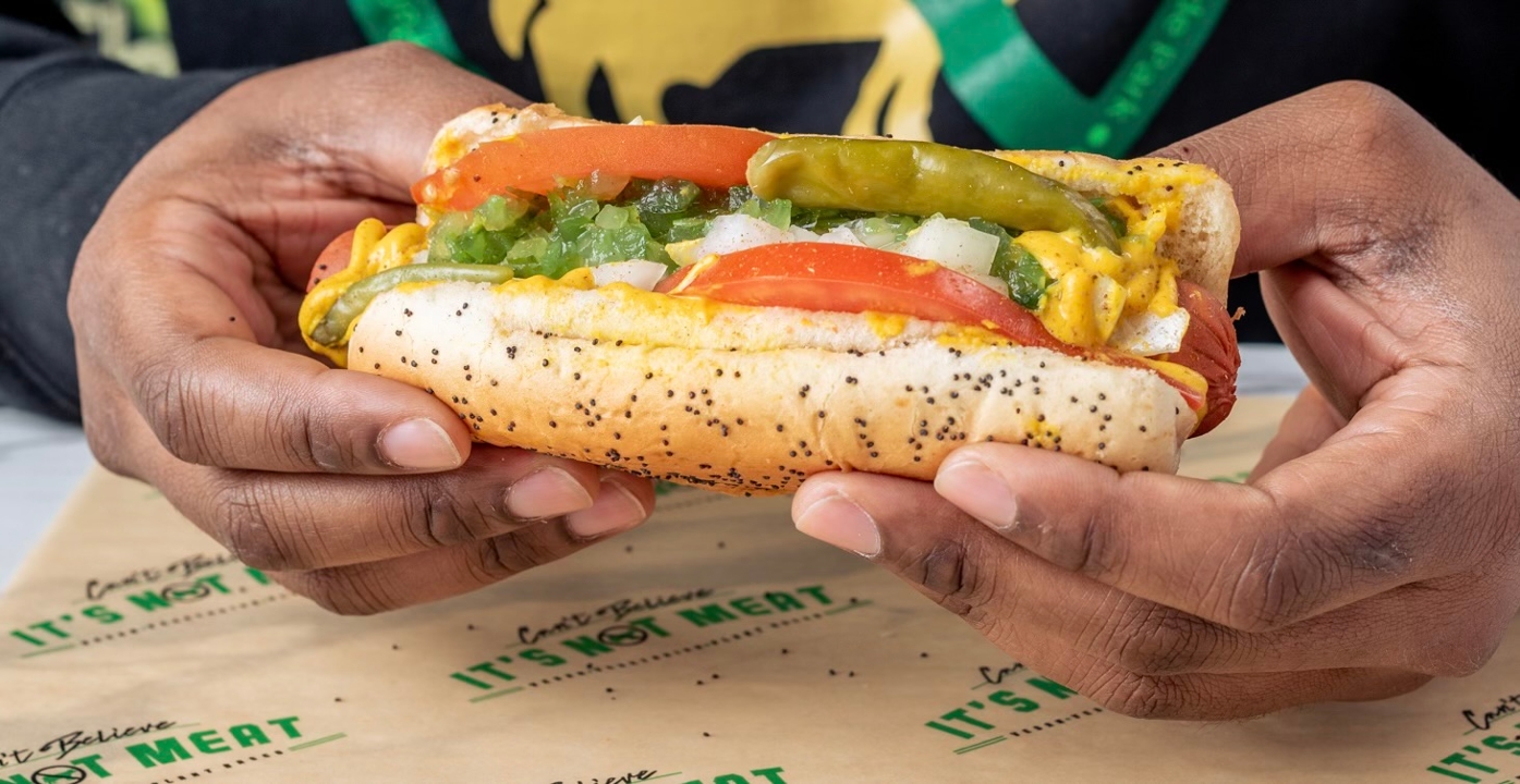 CHICAGO ST. HOT DOG.