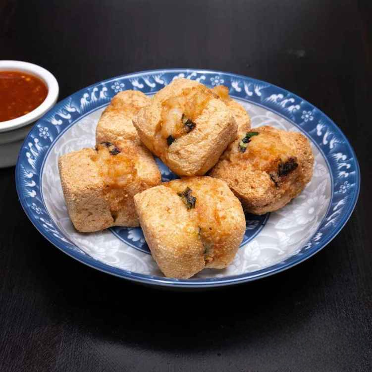 SF10. 脆皮豆腐/Crispy-Fried Tofu Stuffed w. Shrimp Paste.