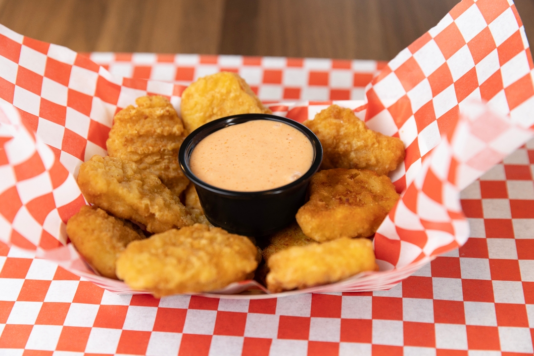 Chicken nuggets (10 pieces).