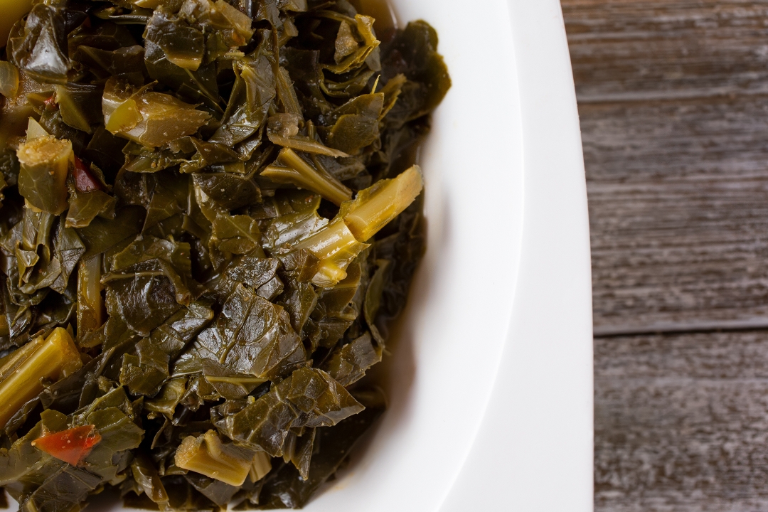 COLLARDS W/ SMOKED TURKEY.