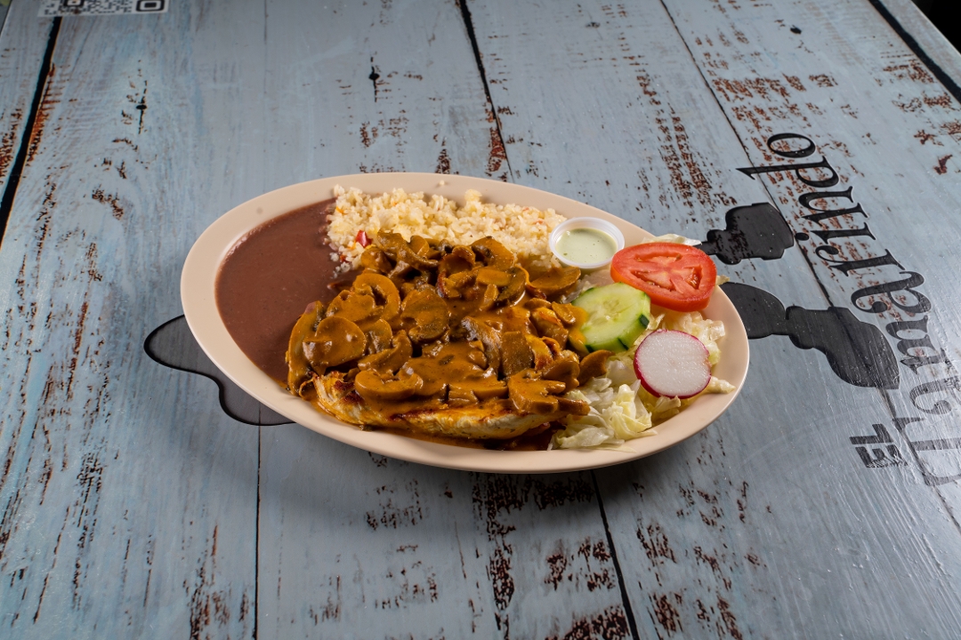 Grilled Chicken in Mushroom Sauce- Pechuga en Salsa de Hongo.