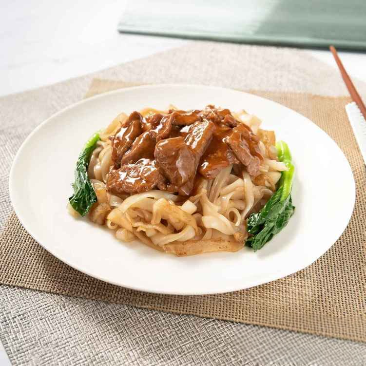 ND7. 菜心牛炒麵/Pan Fried Noodle w. Sliced Beef and Yu Choy.