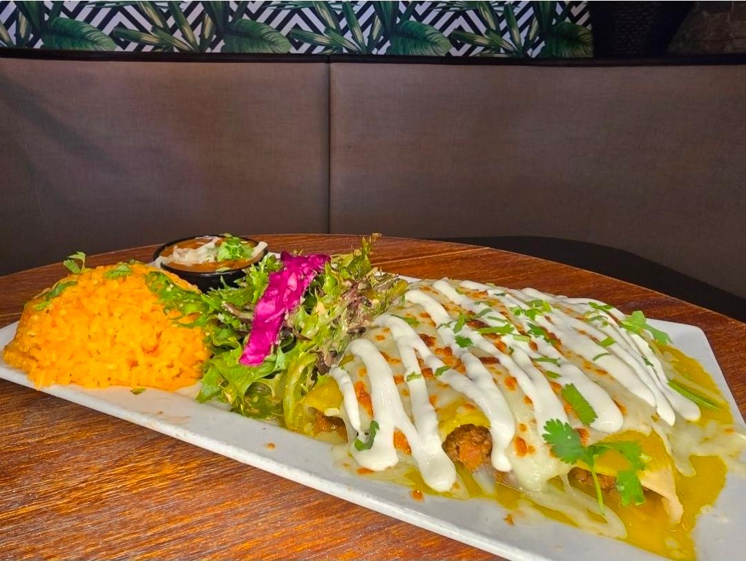 ENCHILADAS EN SALSA VERDE.