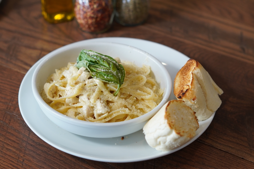Fettuccine Alfredo Pasta.