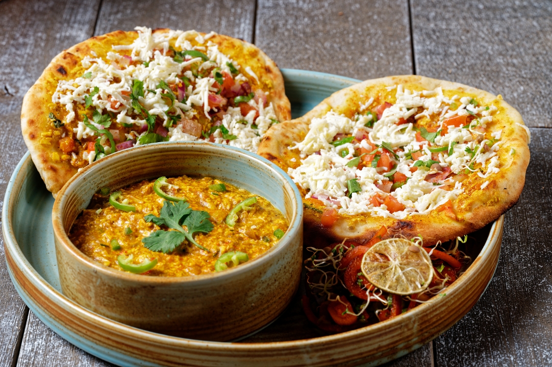 Amritsari Paneer Bhurji Kulcha.